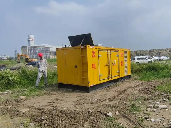 安新200KW柴油发电机机组每小时的油耗量受哪些因素影响？